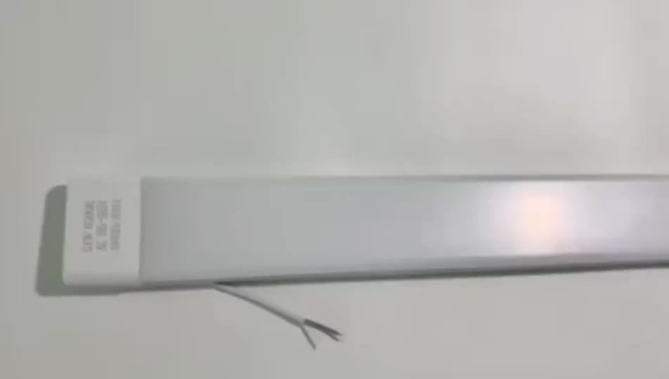 Réglette étanche LED 130 lm/W en 60/120/150cm