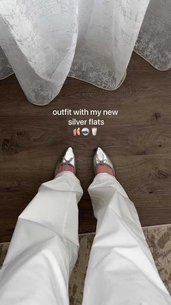 Обожнюю їх 🪩🫶🏻#metallicshoes #silvershoes #flatshoes #flatsoutfit #балетки #balettcore #fashionDHgate #styletok #фешнблогер #фешнтікток #лукофзедей #styleinspo #fashionblogger #outfitideas #inspooutfit