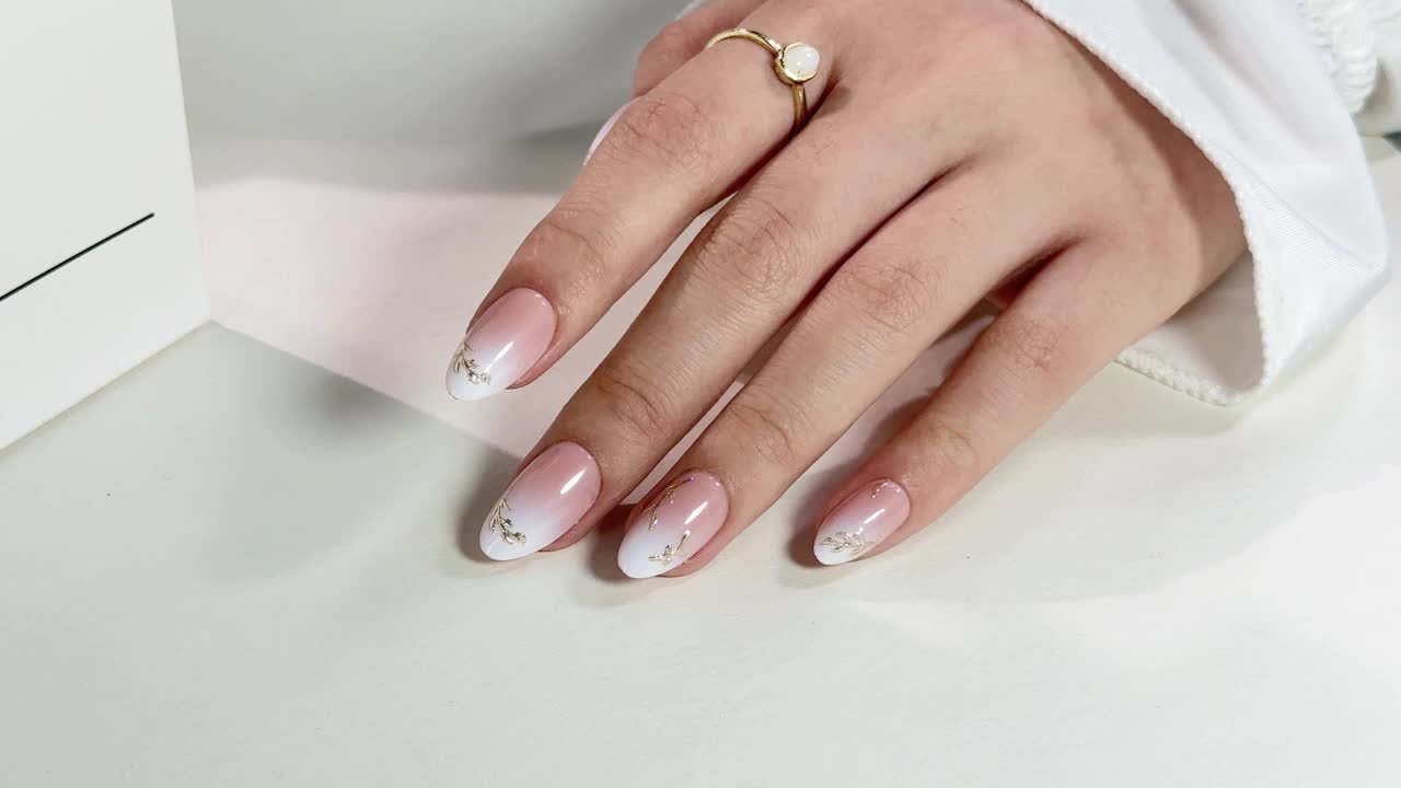 豪華なシャイン偽ネイルキット-32個の見事なグラデーションの